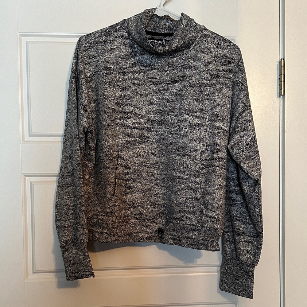 Kyodan Charcoal and Black Textured Sweatshirt